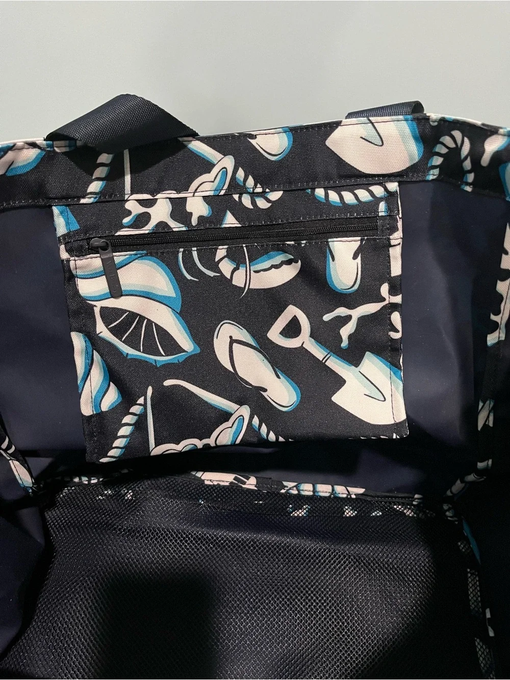 NWT Vera Bradley Shore Enough Tote & Accessory Set